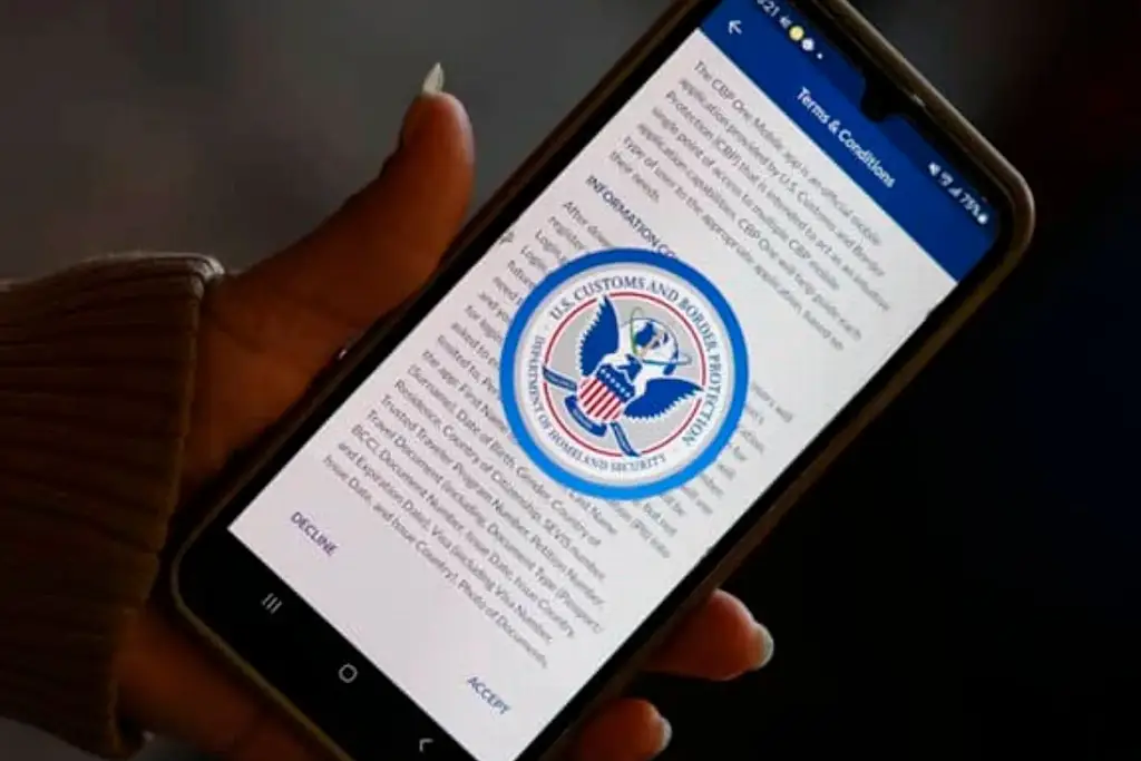 Imagen Migrante 'escucha' a Trump y se autodeporta de EU a través de la app CBP Home