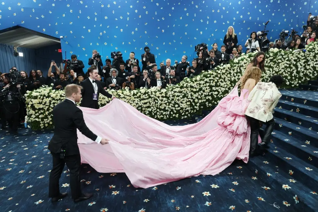 Imagen Shakira, Zoe Saldaña yBad Bunny, los hispanos en la Met Gala. Estos fueron sus outfits