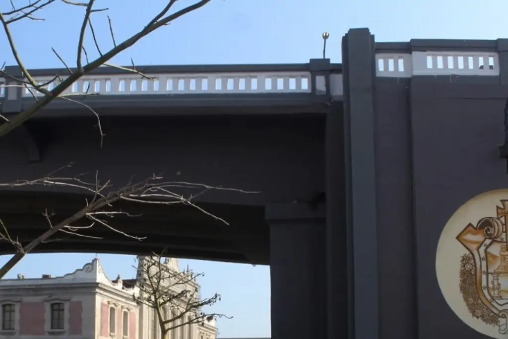 Imagen ¿Cada cuánto tiempo se le debe dar mantenimiento a los puentes vehiculares y peatonales en Veracruz?