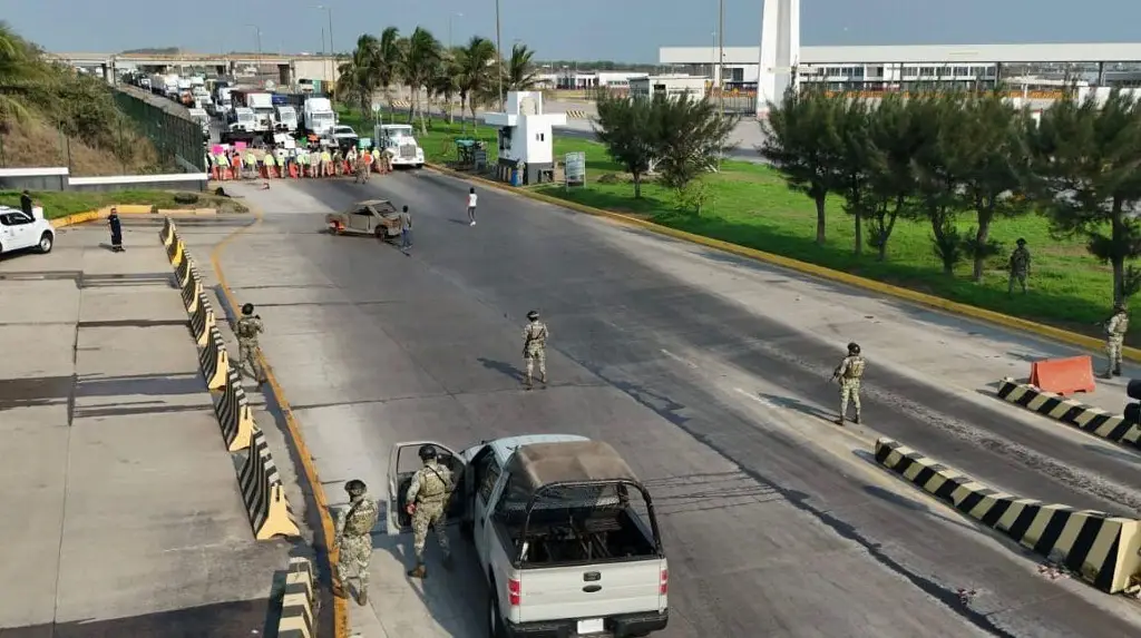Imagen Realizan Práctica de Protección Portuaria Nivel III en el Recinto Portuario de Veracruz