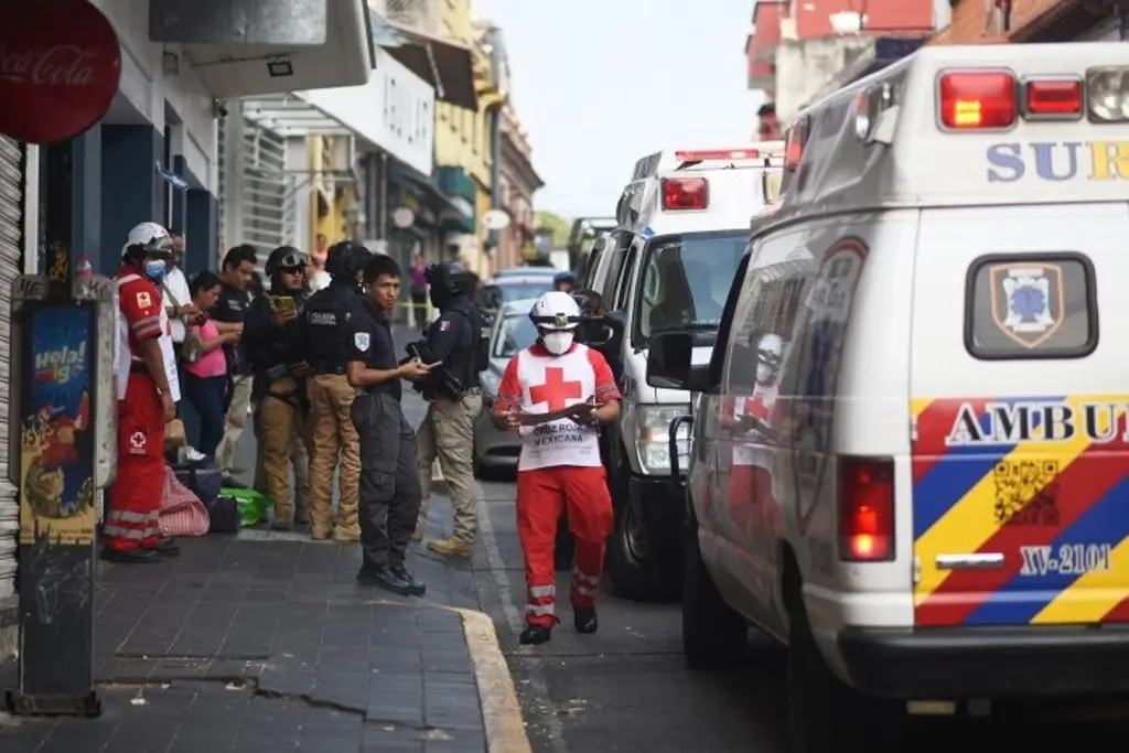 Imagen Agente de la Fiscalía fallece en plena vía pública en centro de Xalapa, Veracruz