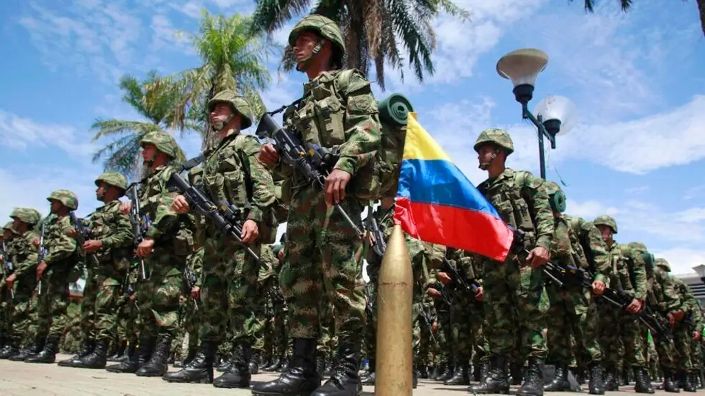 Imagen Soldado dispara contra compañeros en Colombia; reportan 2 lesionados