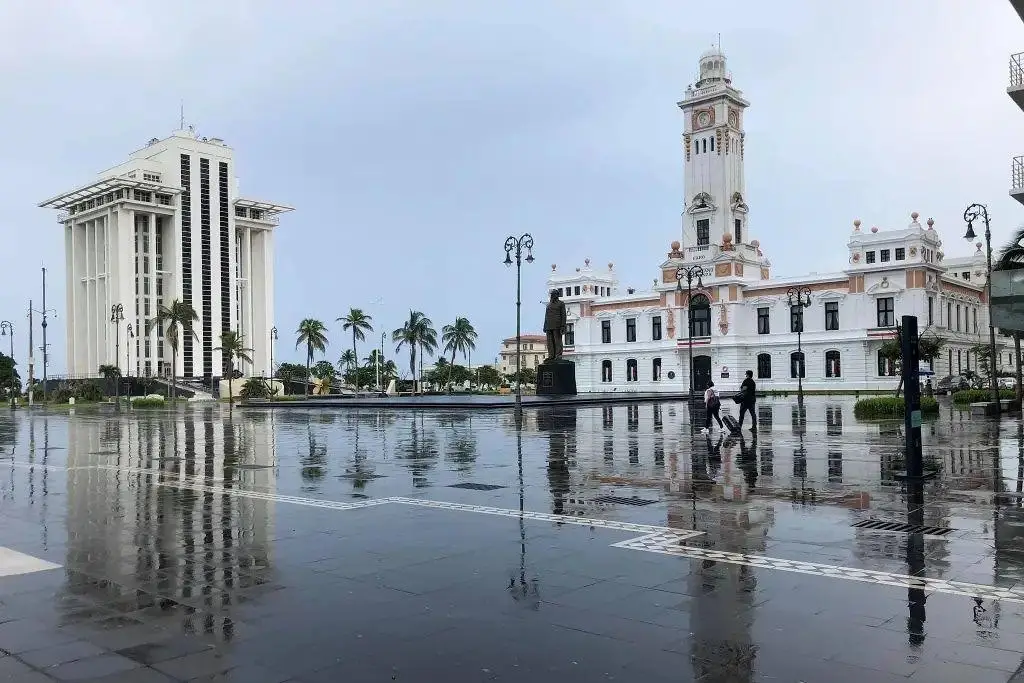 Imagen Nubosidad se desplaza hacia Veracruz ¿Lloverá este viernes?
