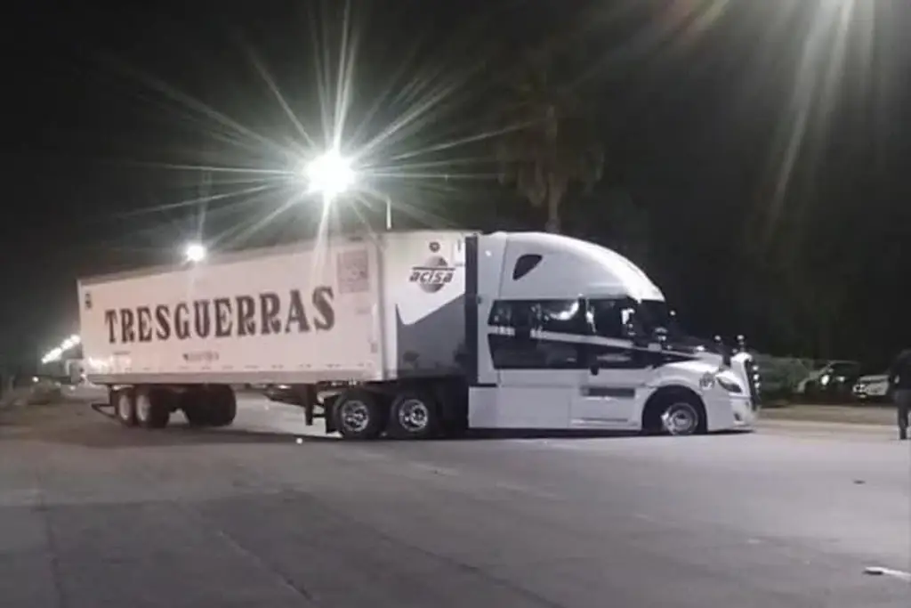Imagen Reportan bloqueos y vehículos quemados en Los Mochis, Sinaloa