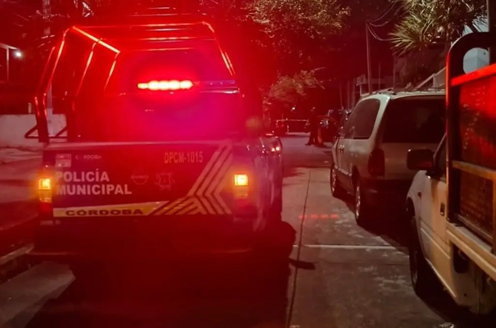 Imagen Muere tras caer y golpearse la cabeza en parada de autobuses en Córdoba, Veracruz