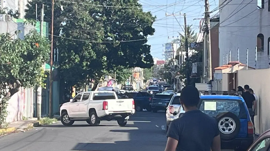 Imagen Liberan a víctimas de secuestro en avenida Vía Muerta de Boca del Río: García Harfuch