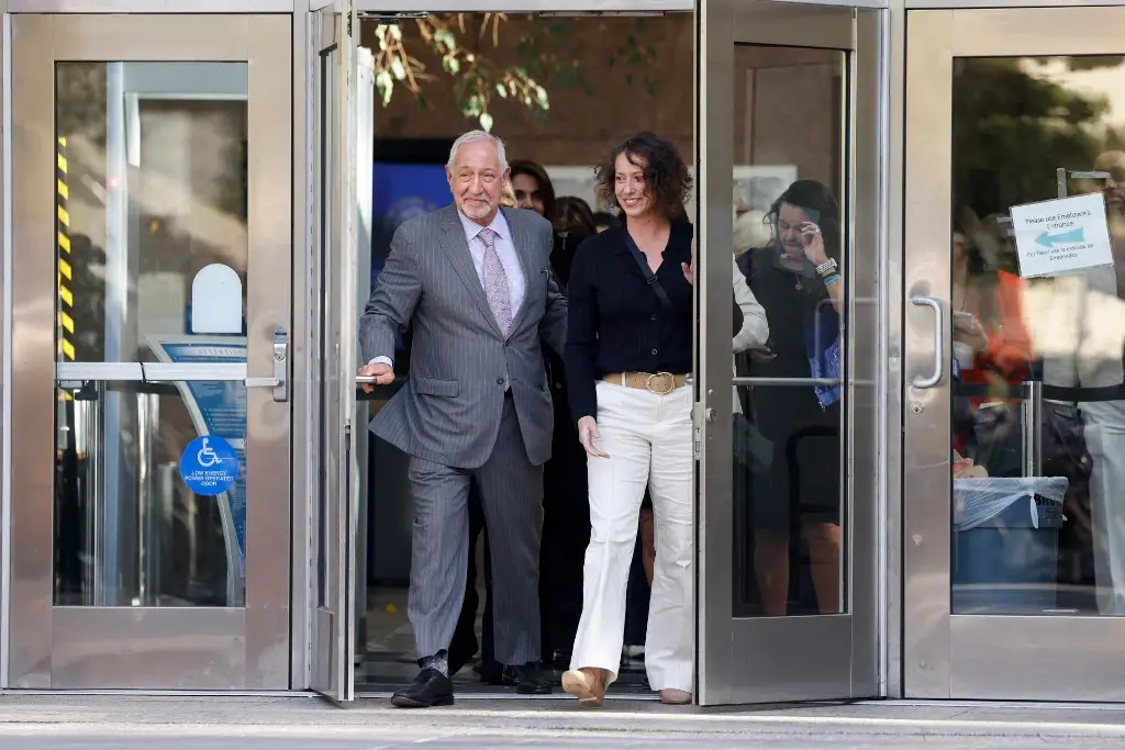 Imagen Juez en EU reduce sentencia de los hermanos Menéndez, que podrían quedar libres