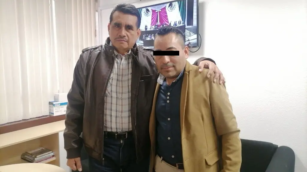 Imagen Se deslinda Esteban Bautista por foto con Domingo N, implicado en asesinato de candidata en Texistepec