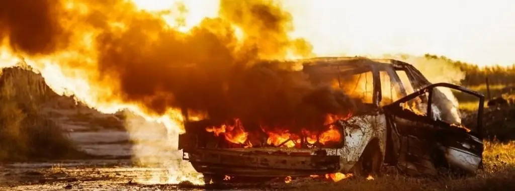 Imagen Se incendia auto clásico sobre el puente Morelos, en el centro de Veracruz 