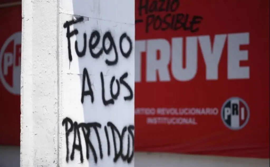 Imagen PRI suspende giras en Veracruz tras ataque a su sede; acusa clima de violencia electoral