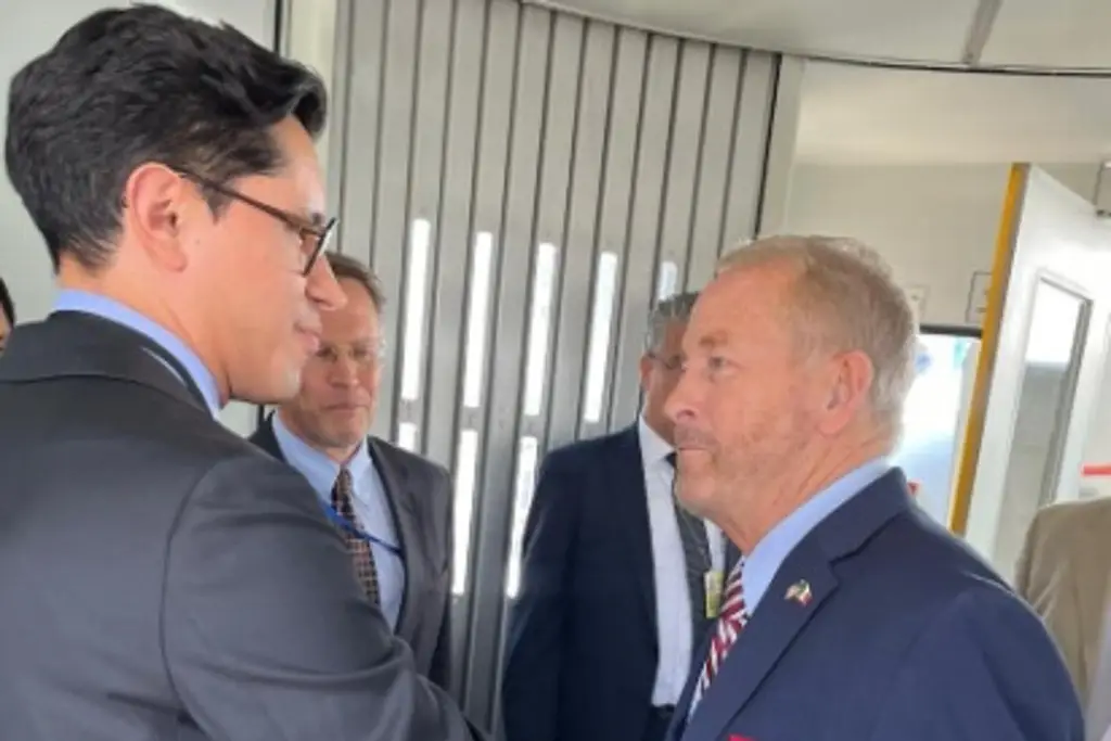 Imagen Llega a México el nuevo embajador de EU; Sheinbaum lo recibirá el lunes 