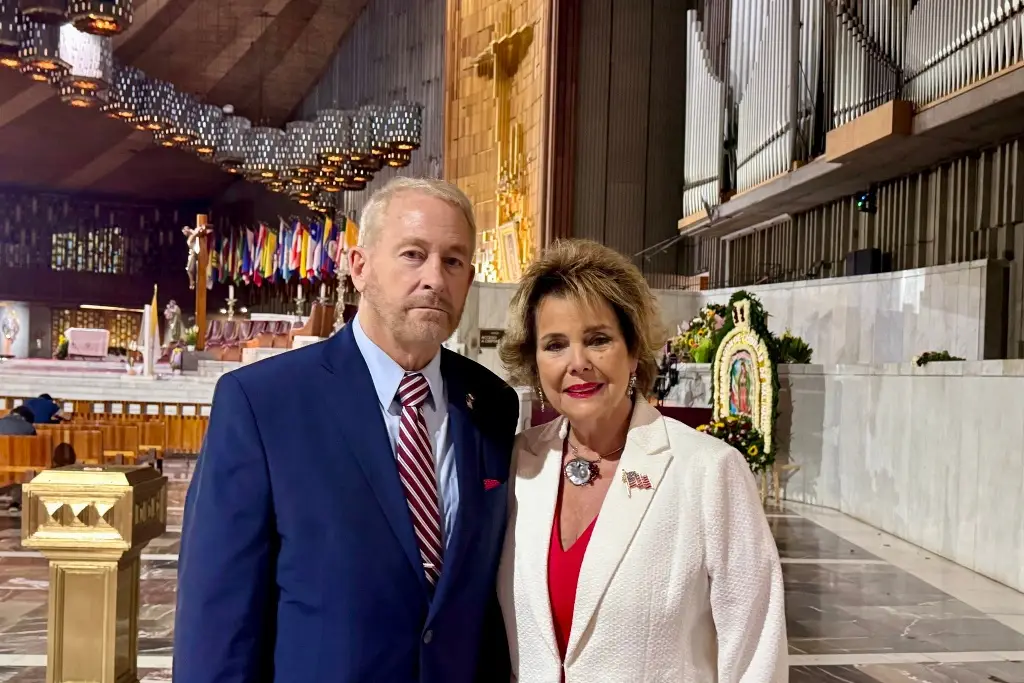 Imagen A pocas horas de llegar, nuevo embajador de EU en México acude a Basílica de Guadalupe 