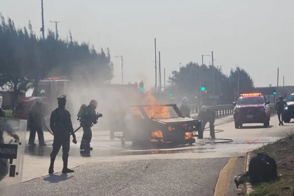 Imagen Suman casi 40 carros incendiados en la vía pública en Veracruz