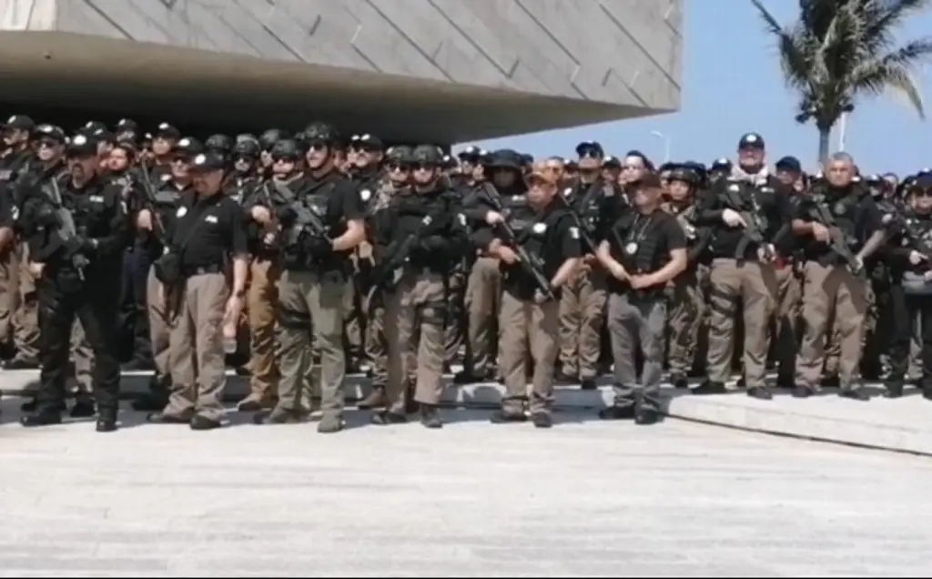Imagen Llegan otros 100 elementos policíacos a Veracruz - Boca del Río; suman 400 