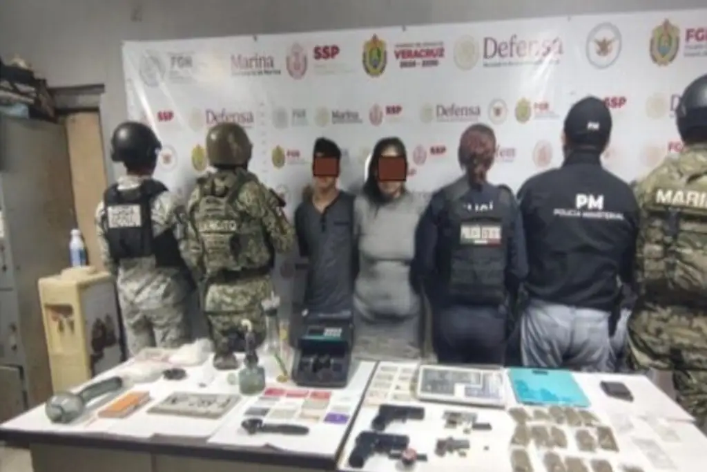Imagen Detienen a una adolescente y 2 presuntos delincuentes en operativo de Coatzacoalcos