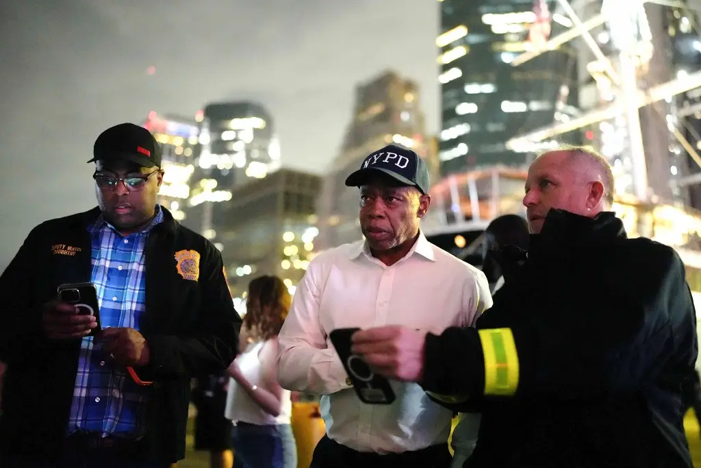 Imagen Dos cadetes del buque escuela Cuauhtémoc permanecen hospitalizados en Nueva York: Semar