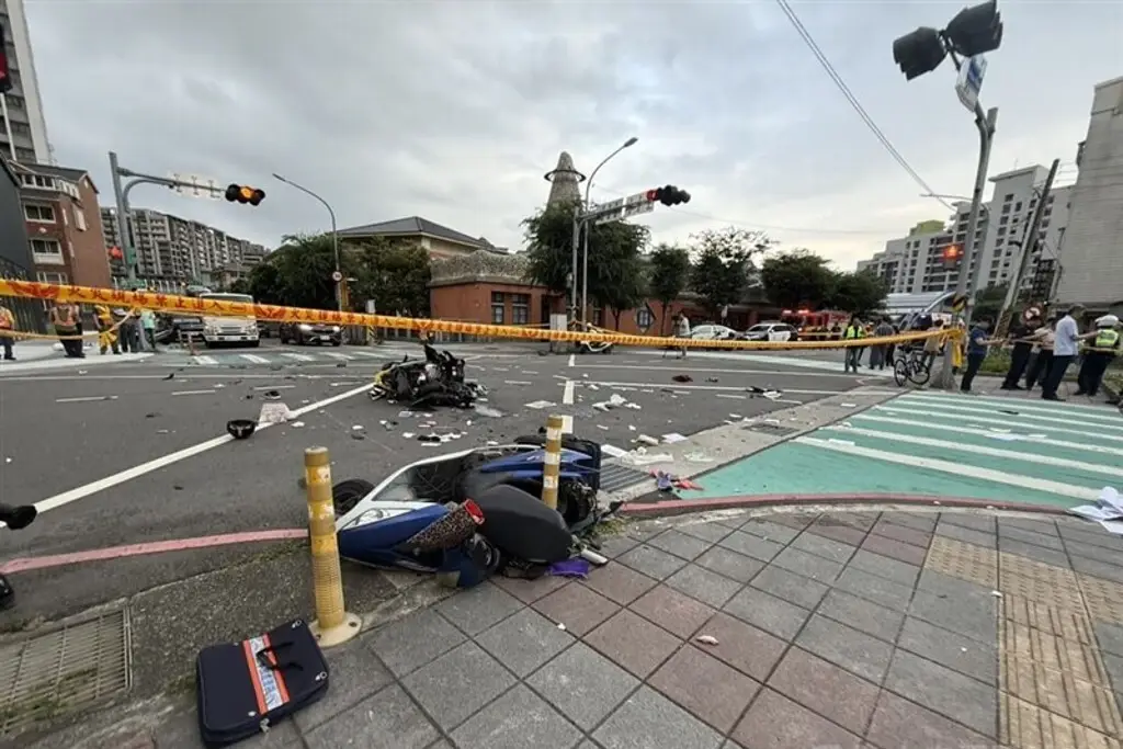 Imagen Atropellamiento masivo deja 3 muertos y 12 heridos en Taiwán; auto embistió estudiantes