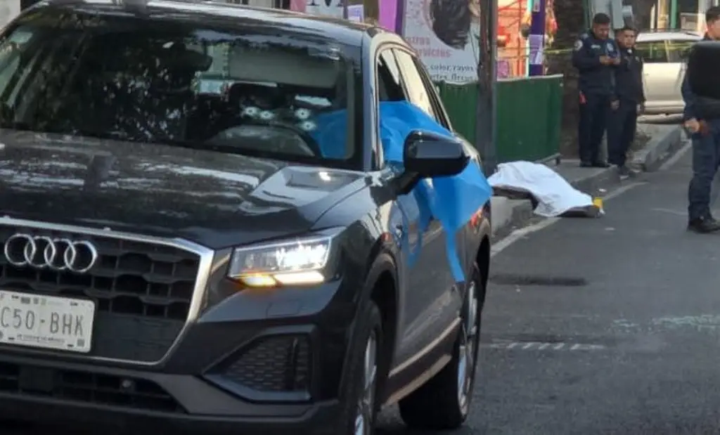 Imagen Asesinan a secretaria particular y asesor de Clara Brugada, en calzada de Tlalpan
