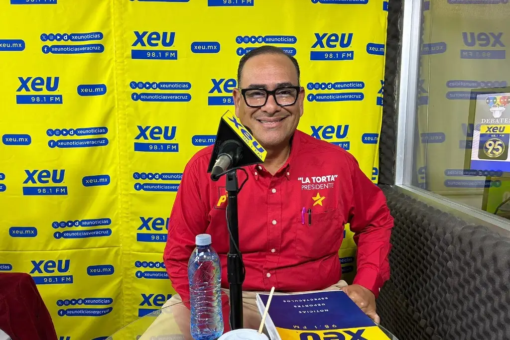 Imagen 'Haremos una red de drenaje, hay fugas de aguas negras constantemente en Alvarado': Juan Carlos Oropeza
