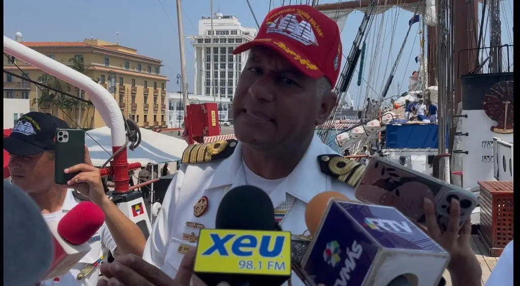 Imagen Capitán del buque “Simón Bolivar” se solidariza con la Marina mexicana por accidente en New York