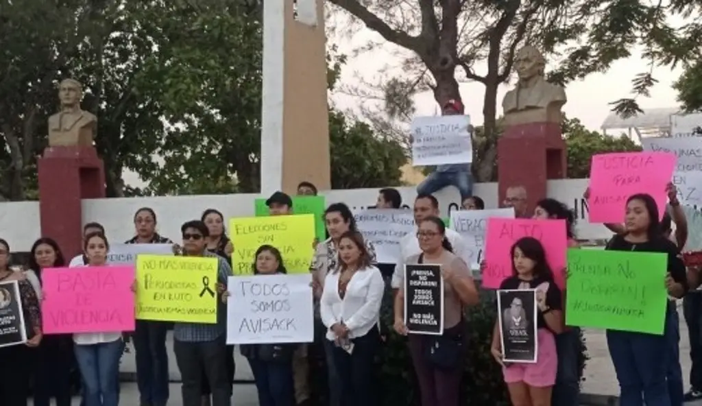 Imagen Periodistas al sur de Veracruz exigen justicia por asesinato de fotógrafa Avisack Douglas 