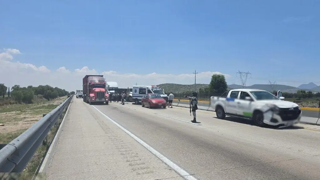 Imagen Hay cierre parcial de circulación en autopista de Veracruz; es por esta razón 