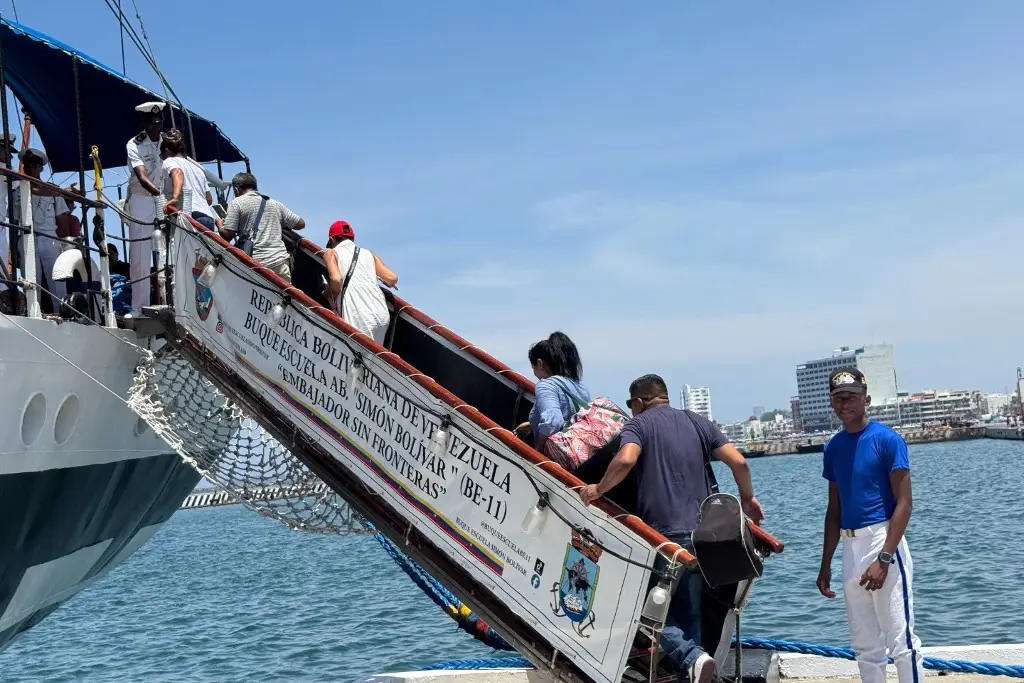 Imagen Hoy último día para visitar buque 'Simón Bolívar' en Veracruz; este es su horario 