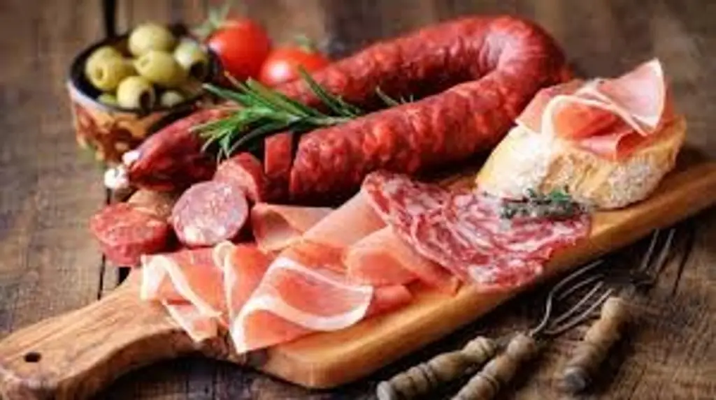 Imagen Advierten sobre riesgos del consumo excesivo de embutidos; sigue estas recomendaciones