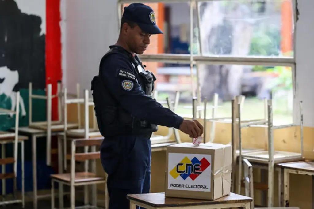 Imagen Consejo Nacional Electoral extiende por una hora más el proceso de votación en Venezuela