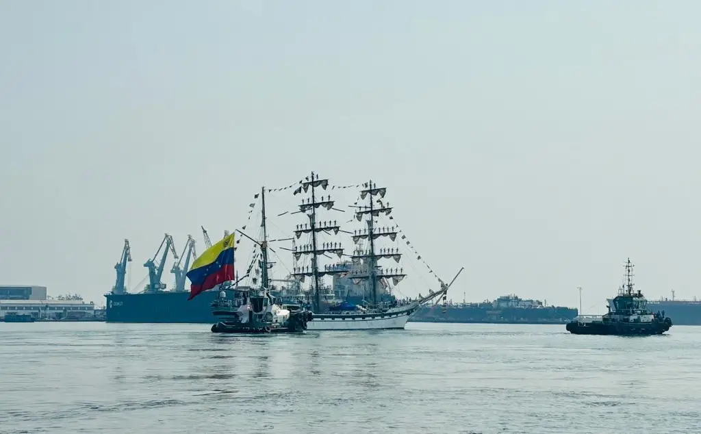 Imagen Buque escuela Simón Bolívar zarpa de Veracruz 