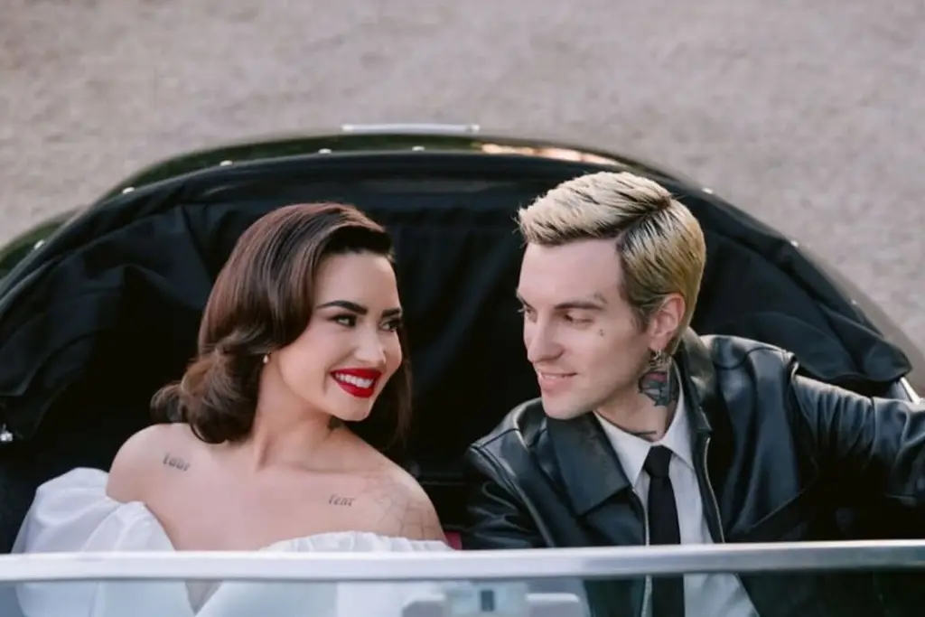 Imagen La cantante Demi Lovato se casa con Jordan Lutes en California