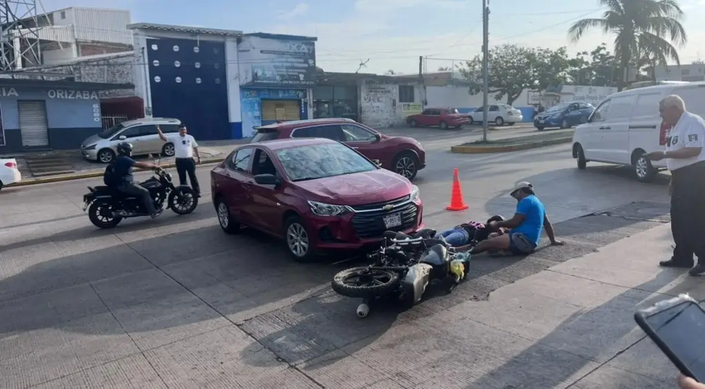 Imagen Motociclista se impacta con vehículo particular