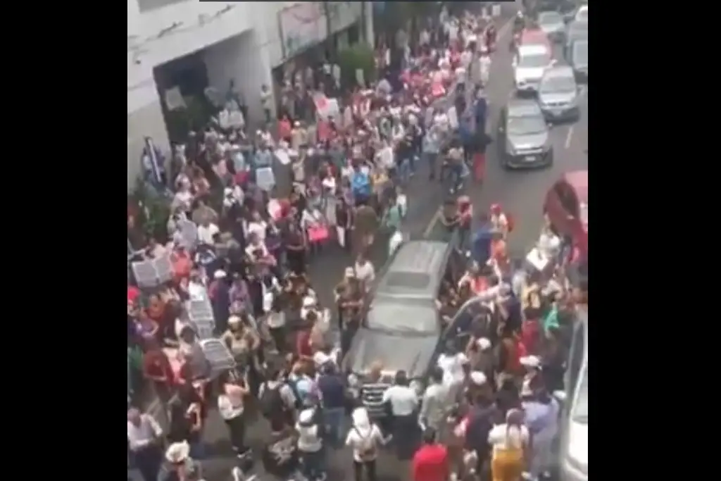Imagen Auto embiste a manifestantes en la CDMX (+Video)