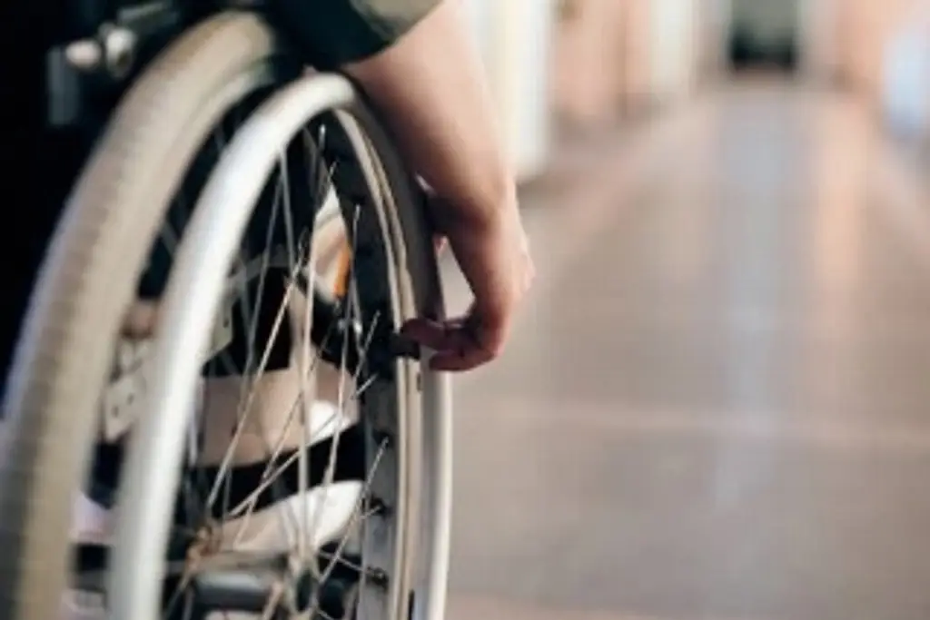 Imagen Paciente parapléjico vuelve a andar gracias a la neuroestimulación de la médula