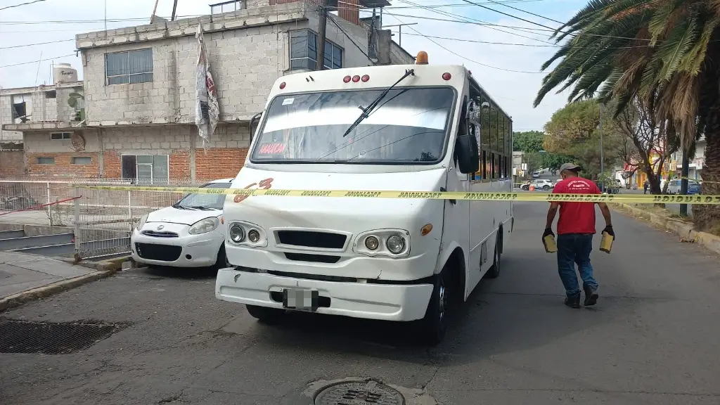 Imagen Camión atropella y mata a mujer que se detuvo frente a altar religioso en Puebla