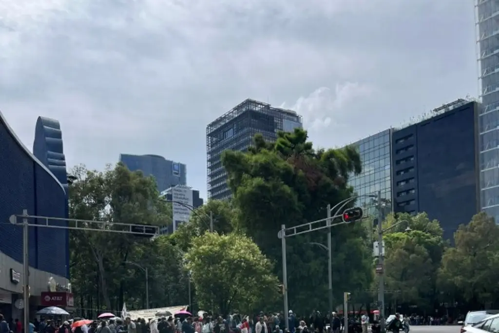 Imagen CNTE colapsa el Paseo de la Reforma; suspenden Metrobús en CDMX