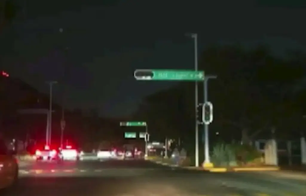 Imagen Tabasco suma 15 días sin luz; habitantes bloquean carreteras