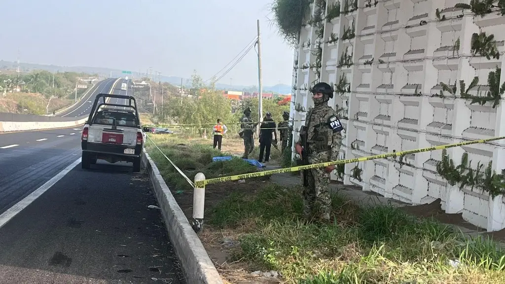 Imagen Hallan a mujer sin vida a un costado de la Veracruz - Cardel  