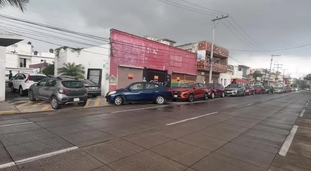 Imagen Largas filas en verificentros para realizar la verificación vehicular en Veracruz 