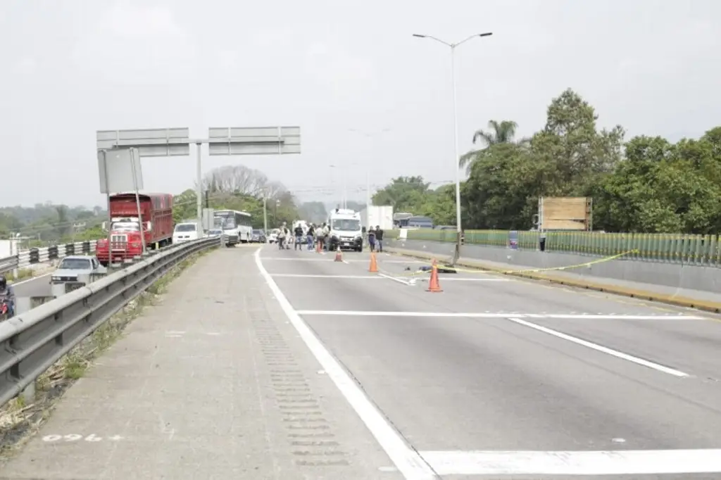 Joven muere atropellado al intentar cruzar la autopista Orizaba–Córdoba ...