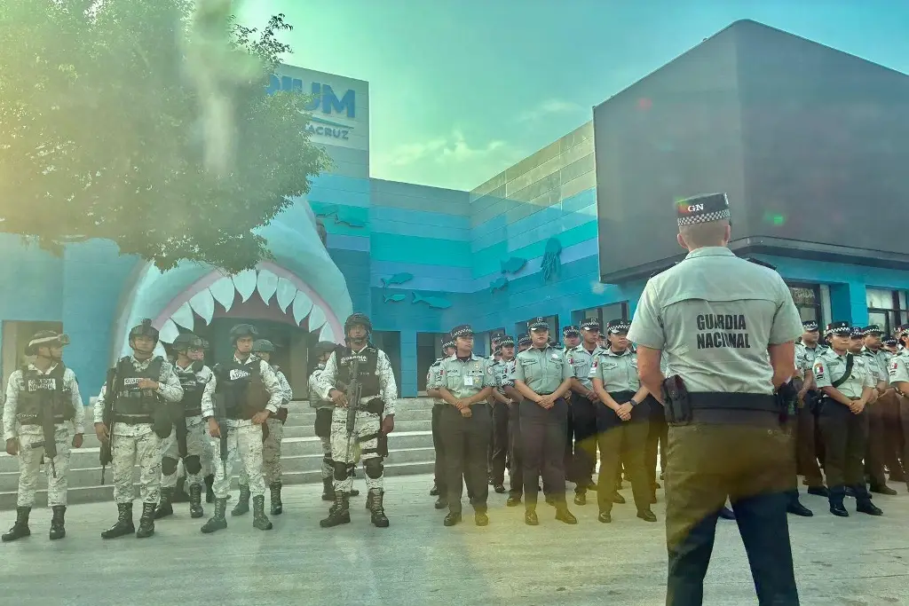 Imagen Despliegue de elementos de la Guardia Nacional en el bulevar de Veracruz 