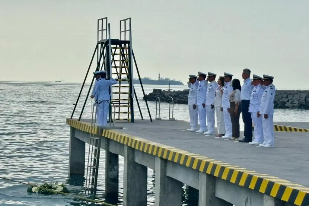 Imagen Conmemoran el Día de la Marina Nacional en Veracruz 