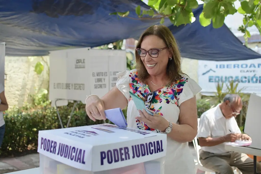 Imagen Rocío Nahle acude a votar en Coatzacoalcos; destaca proceso tranquilo