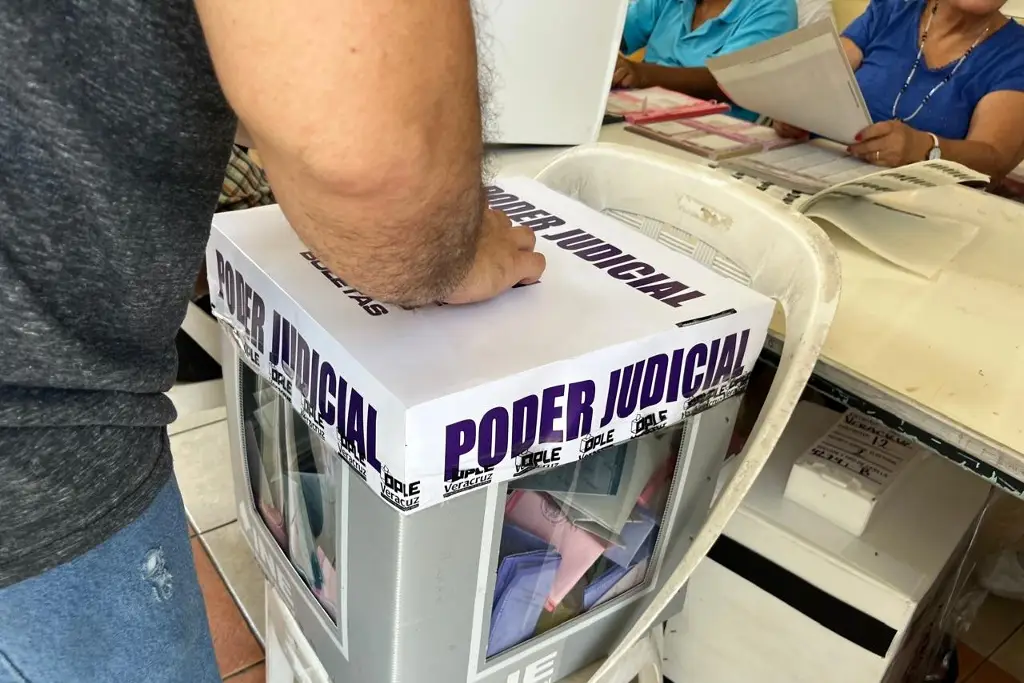 Imagen Faltaron funcionarios y suplentes en esta casilla, así lo resolvieron en Veracruz 