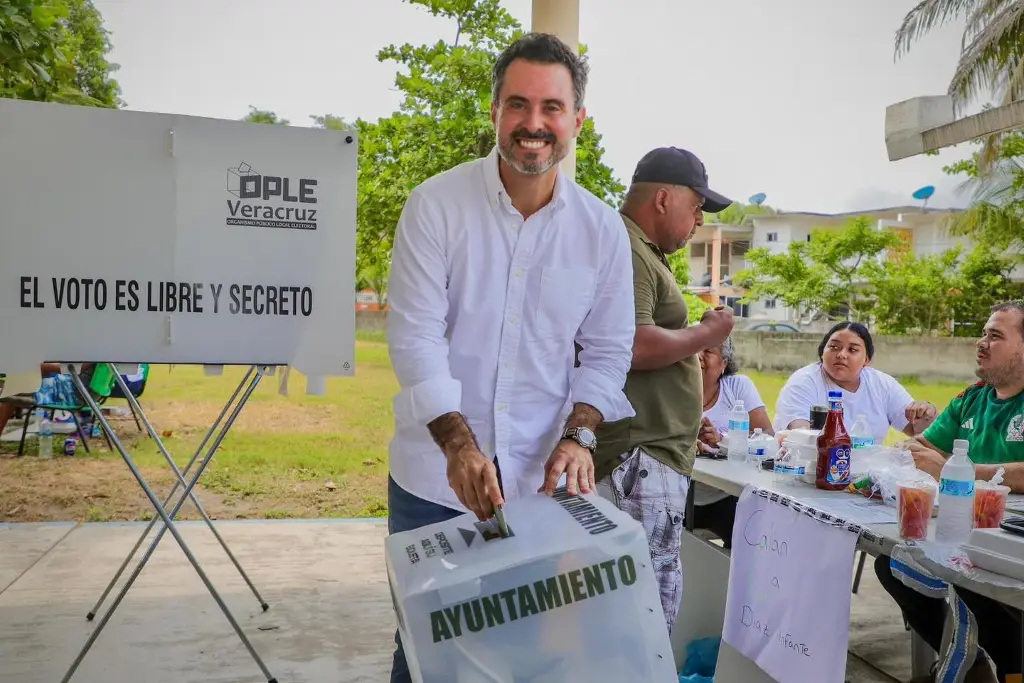 Imagen Polo Deschamps acusa irregularidades y responsabiliza de cualquier agravio a Beto Cobos y a Lizzette Álvarez