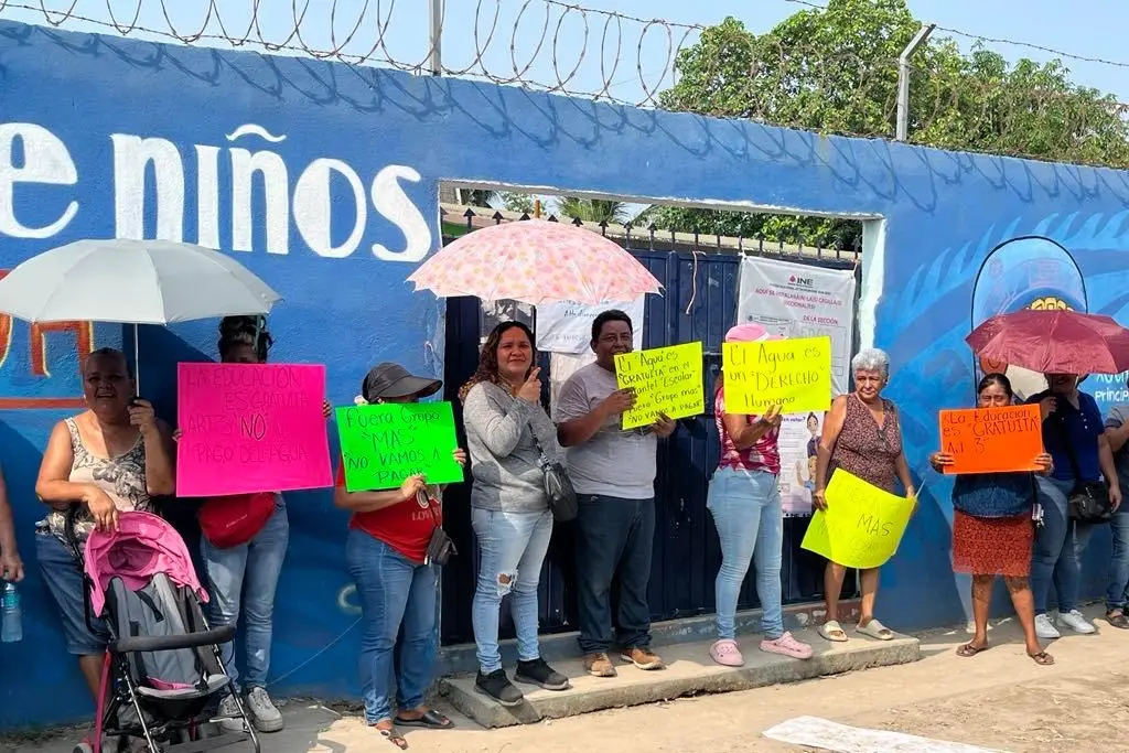 Imagen Toman jardín de niños en Veracruz por falta de agua; el Gobierno no pagó desde el 2024