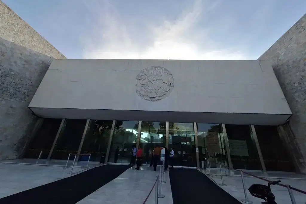 Imagen Policía Auxiliar de la CDMX será la encargada de la seguridad de museos del INAH: Sheinbaum