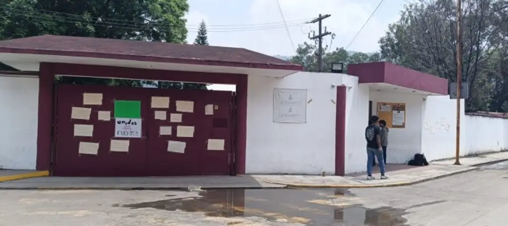 Imagen Estudiantes denuncian estado de decadencia del Cetis 146 de Río Blanco, Veracruz