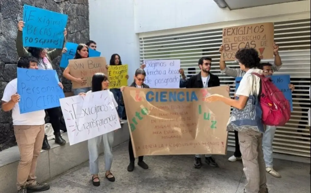 Imagen Estudiantes del Instituto de Investigaciones Cerebrales de la UV exigen becas a Rectoría