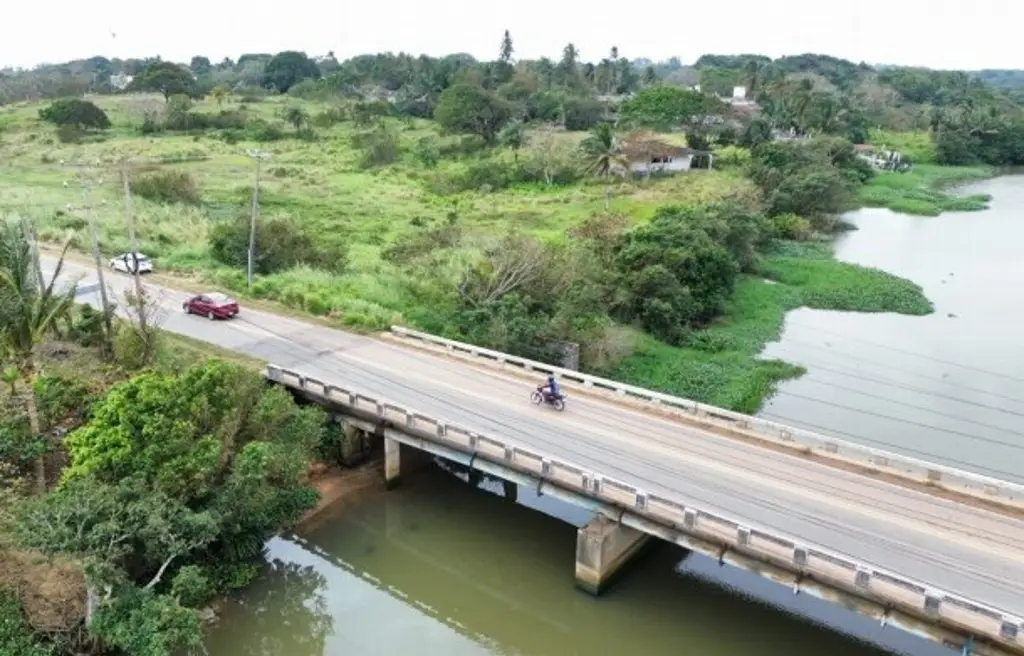 Imagen Abren ruta alterna por reconstrucción de puente en carretera al sur de Veracruz